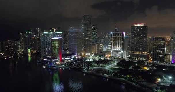 Vídeo nocturno aéreo Downtown Miami — Vídeo de stock