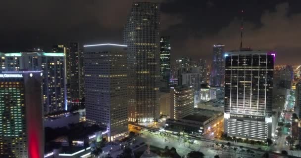 Vídeo noturno aéreo Downtown Miami — Vídeo de Stock