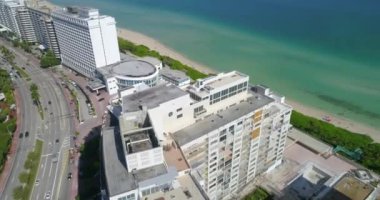 Hava ortaya Miami Beach Otel Havuzu