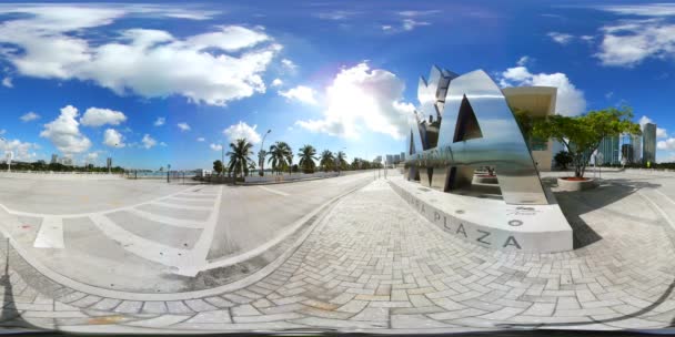 360vr footage of American Airlines Arena backside entrance — Stock Video