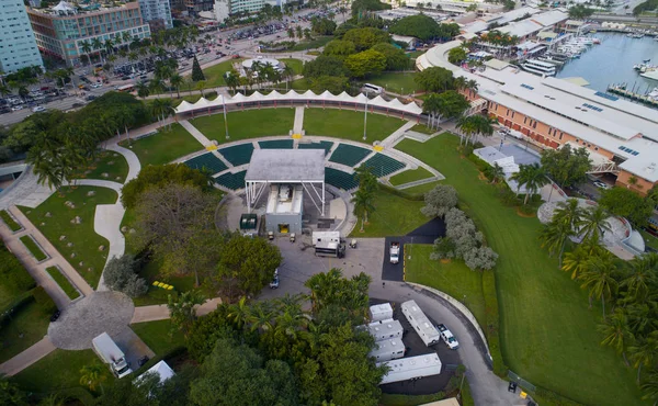 Aerial bilden av Bayfront Park och Bayside Miami — Stockfoto