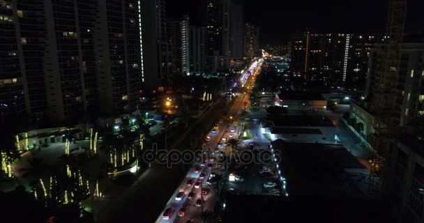 Trabalho noturno na estrada Sunny Isles — Vídeo de Stock