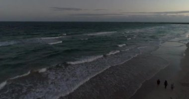 Akşam saatlerinde plaj havadan video
