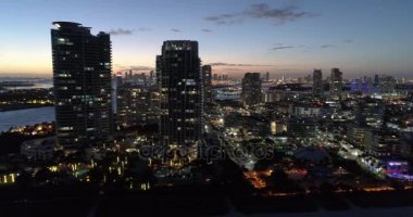 Gece dron video Miami Beach