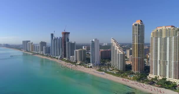 Condominium gebouwen in Sunny Isles — Stockvideo