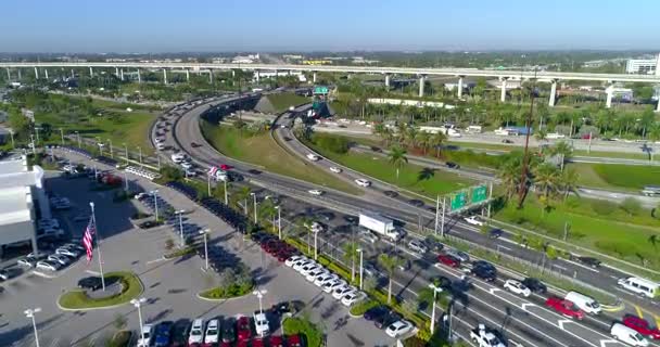 Antenn drönare video Golden Glades highway interchange — Stockvideo