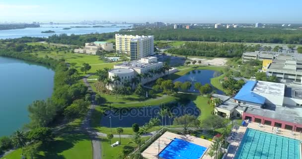 Aerial video of a college campus — Stock Video