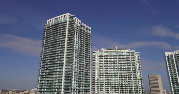 Aerial video riverfront condominiums Miami — Stock Video