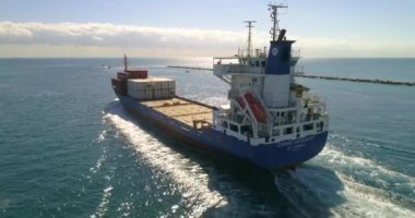 Miami 4 k havadan video bırakarak kargo gemisi