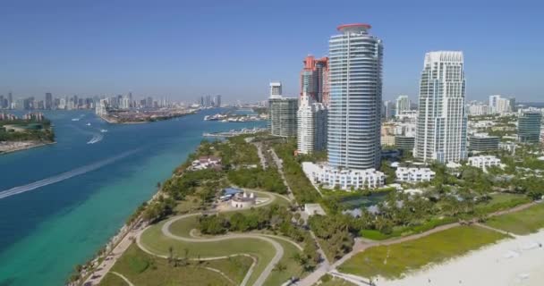 Luftbild vom Luxus-Strand von Miami — Stockvideo