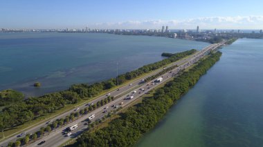 Julia Tuttle Causeway havadan görüntü