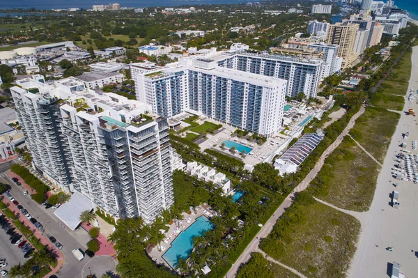 Aerial photo of beachfront resorts in Miami Beach — Stock Photo, Image