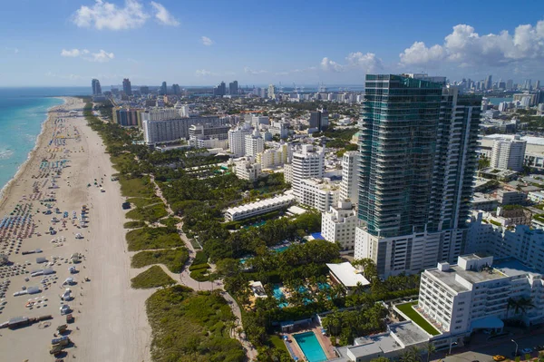 Aerial photo of beachfront resorts in Miami Beach — Stock Photo, Image
