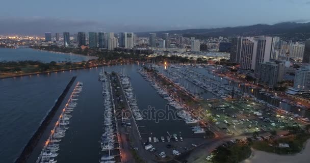Luchtfoto video van Waikiki Beach-Hawaii — Stockvideo