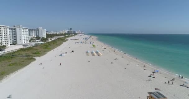 Luchtfoto video zondag in Miami Beach — Stockvideo