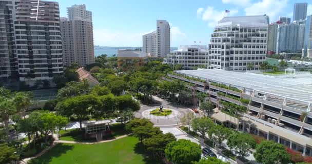 Luchtfoto tour Brickell Key Miami Fl, Verenigde Staten — Stockvideo