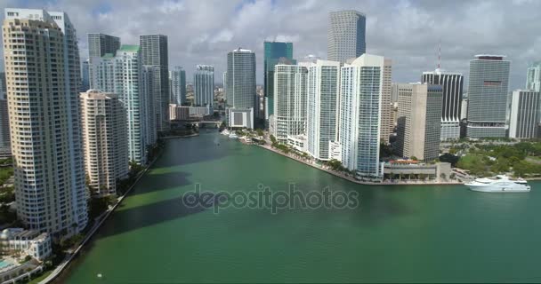 Entrando nel drone aereo del Miami River — Video Stock