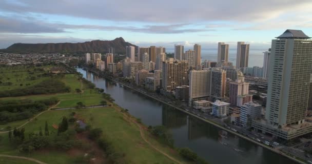 Waikiki Honolulu Ala Wai csatorna — Stock videók
