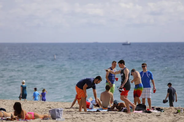 Estudantes universitários na Spring Break Fort Lauderdale Beach — Fotografia de Stock