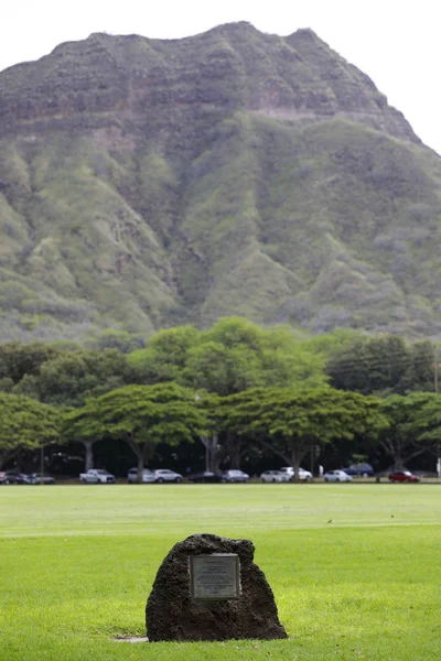 Foto stock Diamond Head National Landmark Rock Plaque — Fotografia de Stock