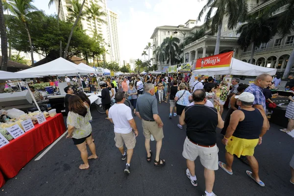 Ulicy Honolulu festiwalu na Kalakaua Avenue — Zdjęcie stockowe