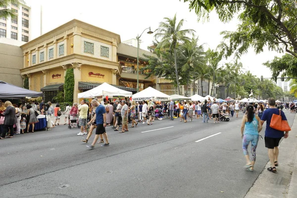 Ulicy Honolulu festiwalu na Kalakaua Avenue — Zdjęcie stockowe