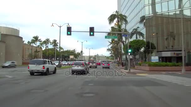 Rijden in Downtown Honolulu — Stockvideo