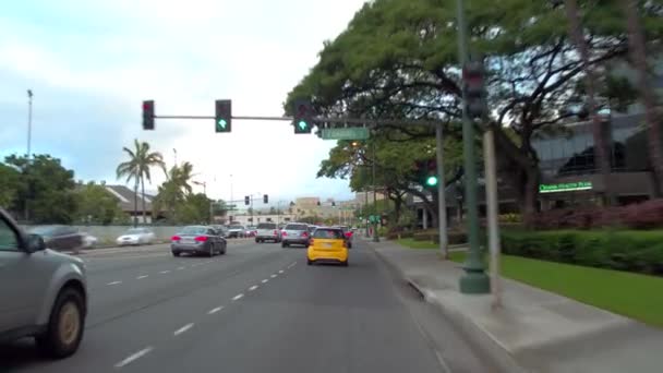 Rijden in Downtown Honolulu — Stockvideo