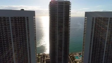 Miami Beach arkadan aydınlatmalı  