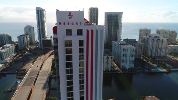 Beachwalk Hallandale Beach — Stockvideo