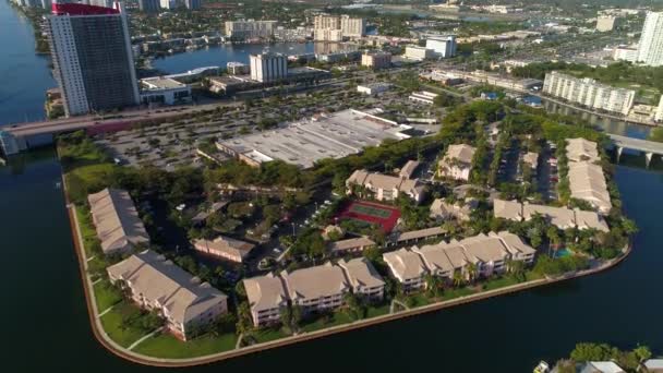 Запись беспилотника Aerial Hallandale Walmart — стоковое видео