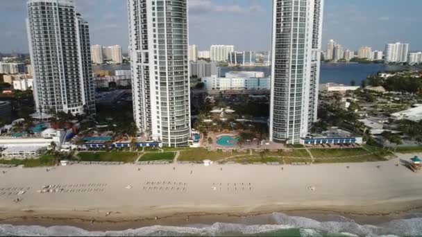 Vídeo drone aéreo de Trump Towers Sunny Isles Beach — Vídeo de Stock