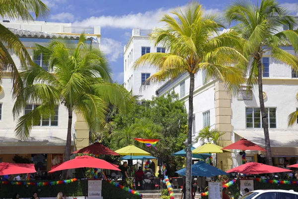 Miami Beach gay pride-paraden och helgen på Ocean Drive — Stockfoto