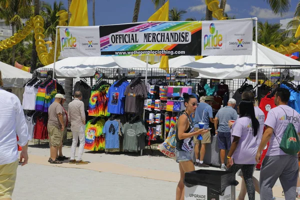 Festival akhir pekan kebanggaan gay Miami Beach — Stok Foto