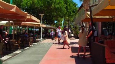Lincoln Road Miami Beach üzerinde yürüme stok görüntüleri
