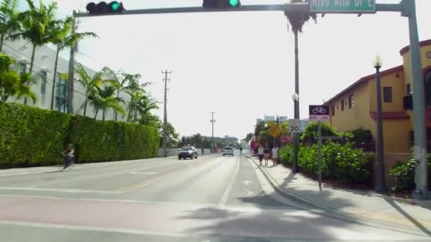 Vélo sur la chaussée vénitienne Miami Beach — Video