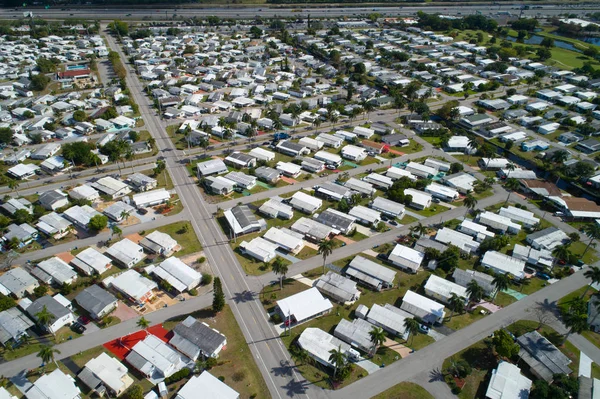 Parque de caravanas em casa — Fotografia de Stock