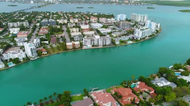 Toma aérea drone de Bay Harbor Islands — Vídeo de stock