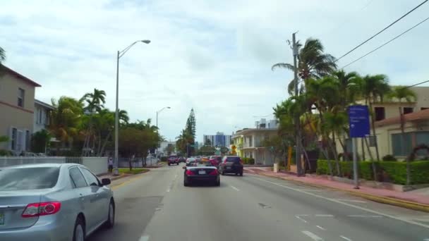 Rijden op Harding avenue Miami Beach — Stockvideo