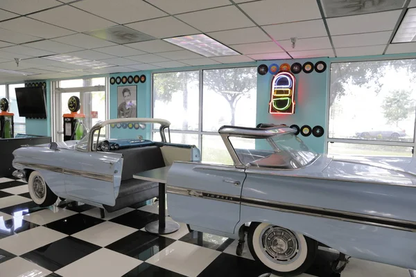 Автомобильный музей Майами в музее Дезера — стоковое фото