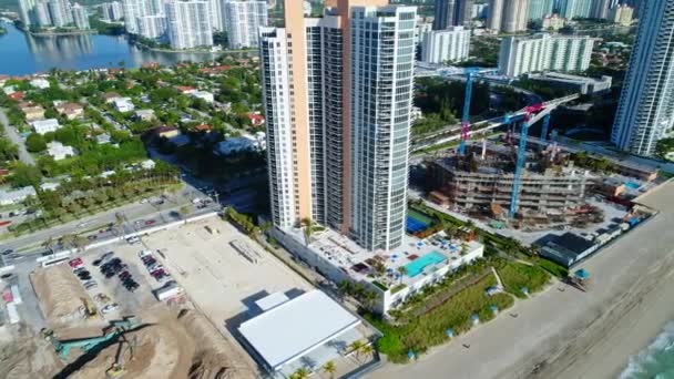 Construction on the beach in Sunny Isles — Stock Video