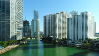  Brickell anahtar ve köprü