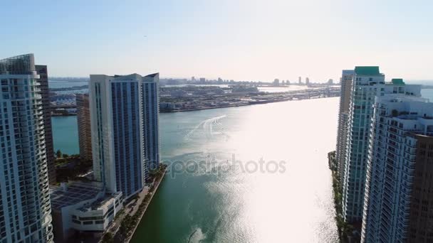 Vídeo aéreo de Brickell Bay y Port Miami — Vídeo de stock