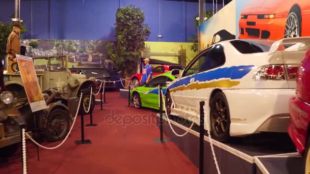 Miami Auto Museum Dezer kolekcji ruchu zapasów materiału wideo — Wideo stockowe