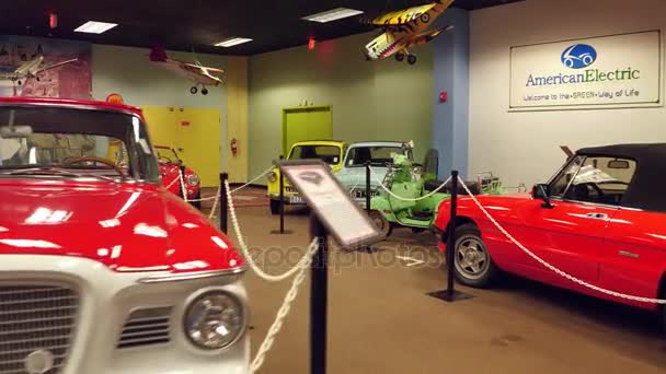 Miami Auto museumcollectie Dezer voorraad motion video-opnames — Stockvideo
