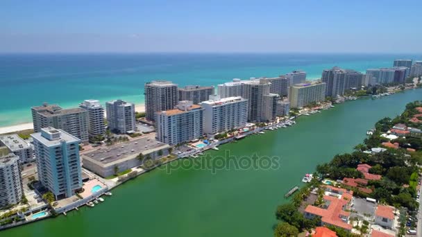 Luchtfoto Miami Beach realty 4k drone beelden — Stockvideo