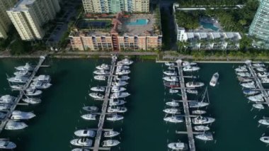 Havadan görüntüleri Miami Beach Marina 4k 60p