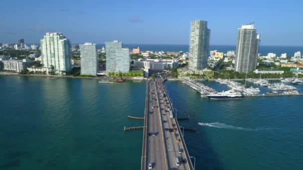 Видеомосты с воздуха на Майами Бич 4k 60p — стоковое видео