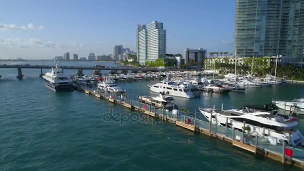 Miami Beach Marina and Macarthur causeway — Stock Video