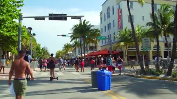 Urban weekend Miami Beach Memorial Day motion video — Stock Video